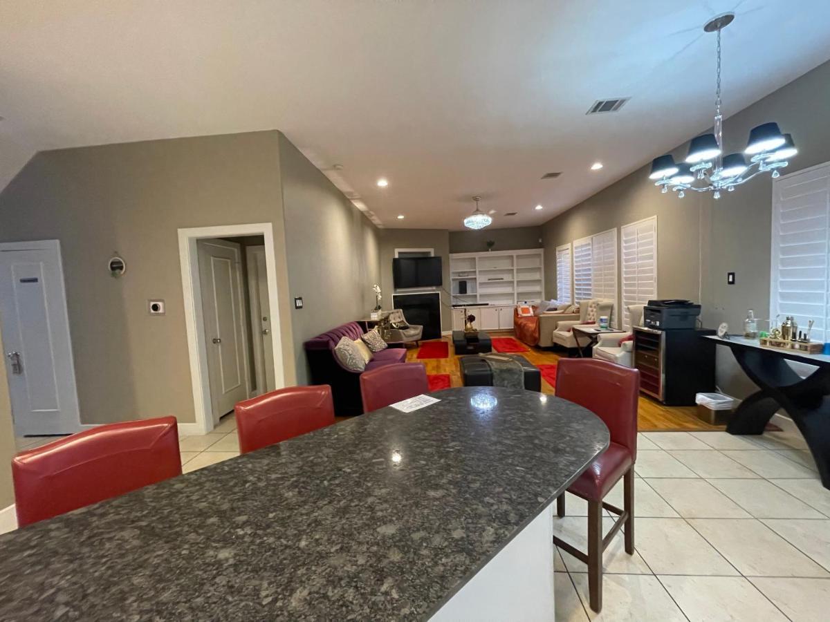Wanderlust Villa Near Galleria Mall Houston Exterior photo